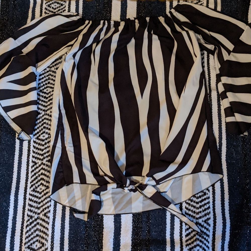 Tops - Picture 14 of 14